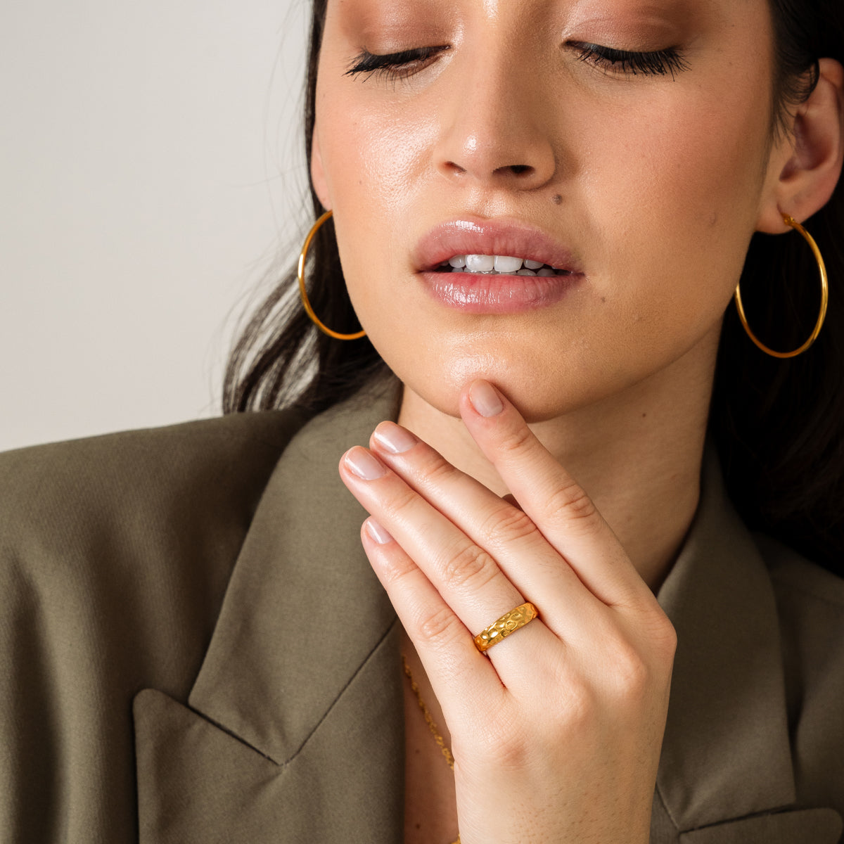 Camille – Creoles Doradas Elegantes