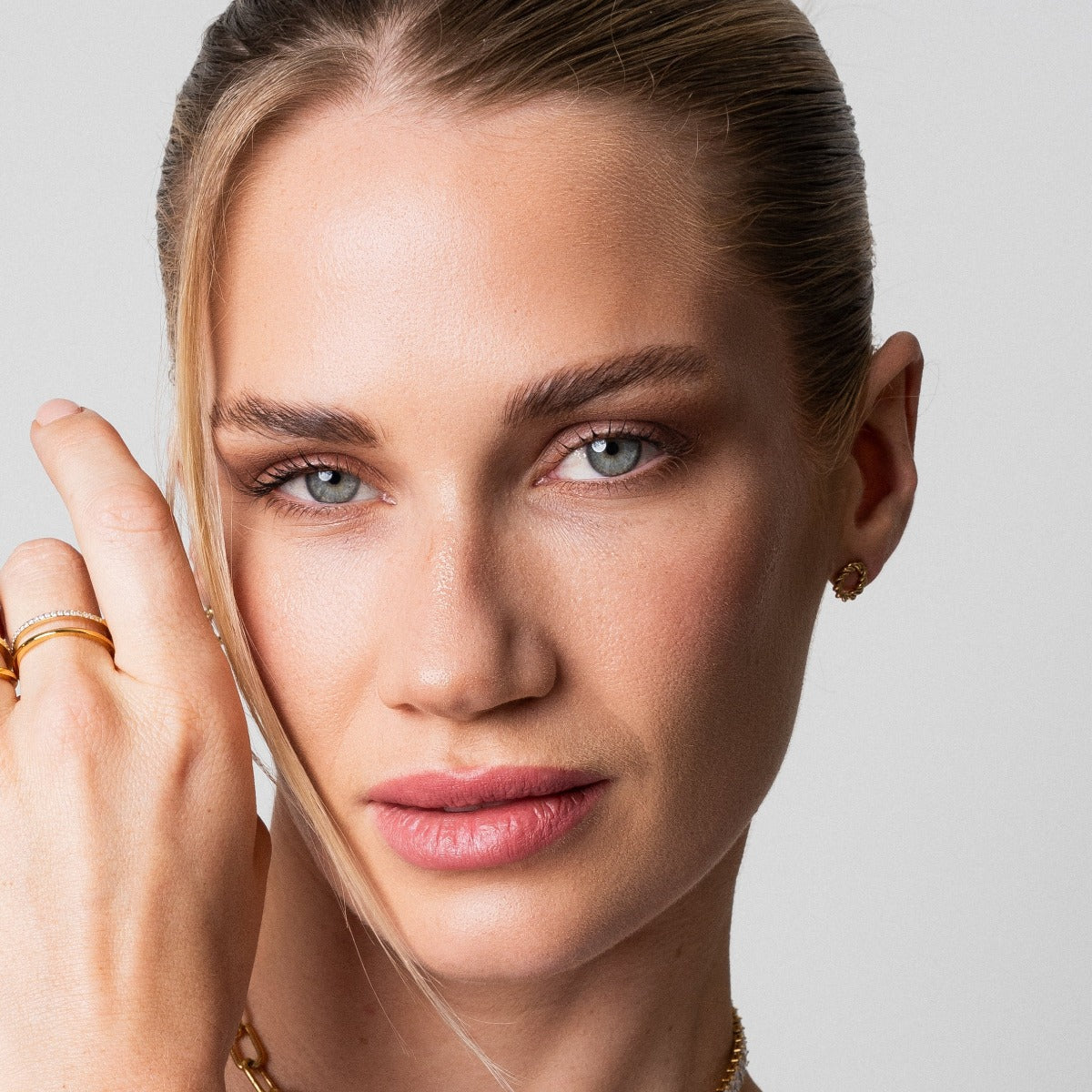 Viena – Anillo Doble Dorado
