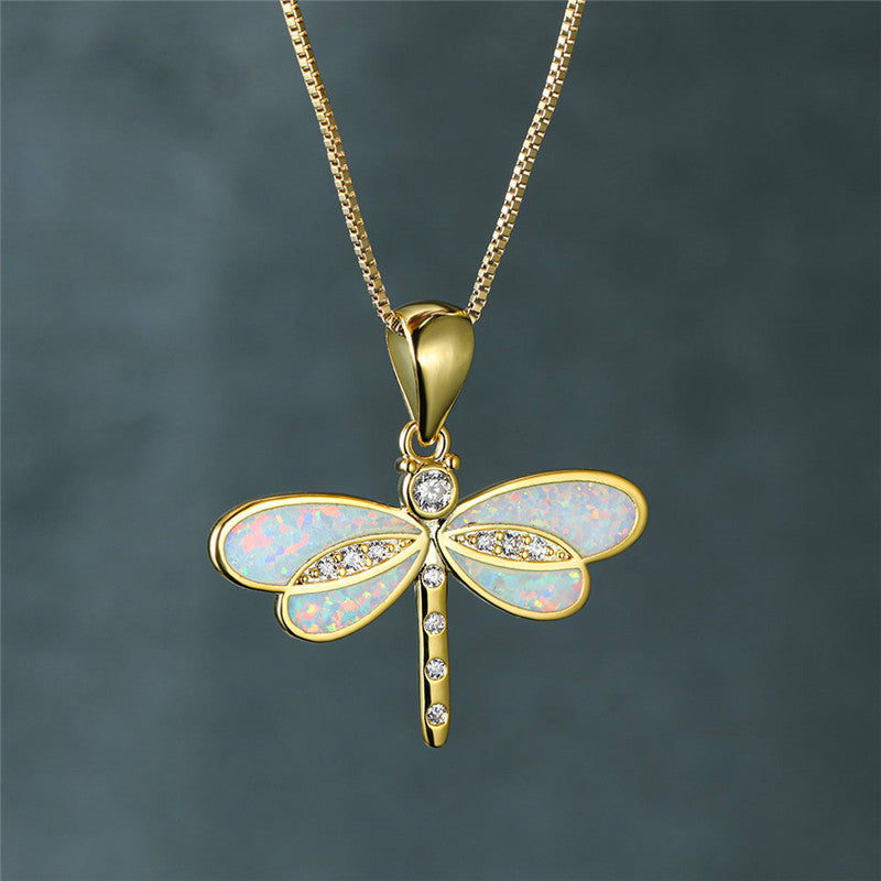 Siena – Collar de Libélula en Oro con Ópalo