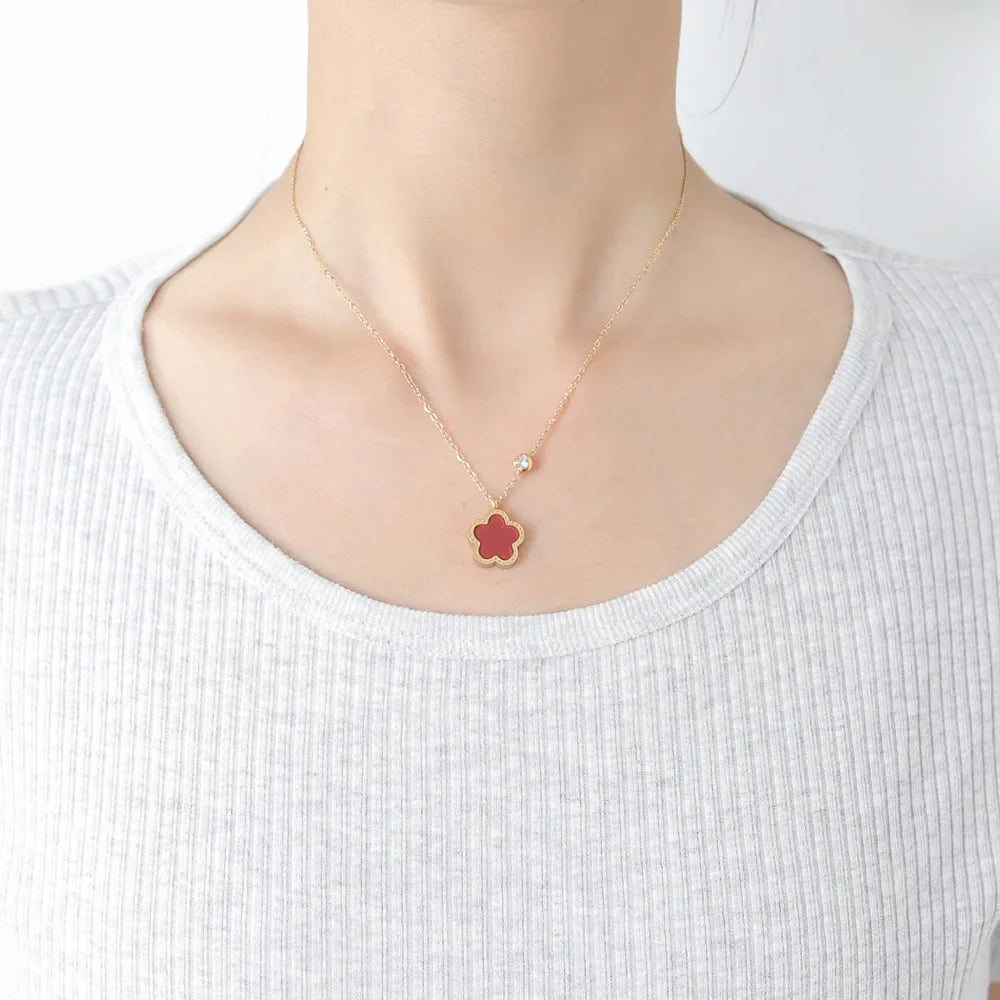 Trébol de cinco hojas - Collar con flores de trébol