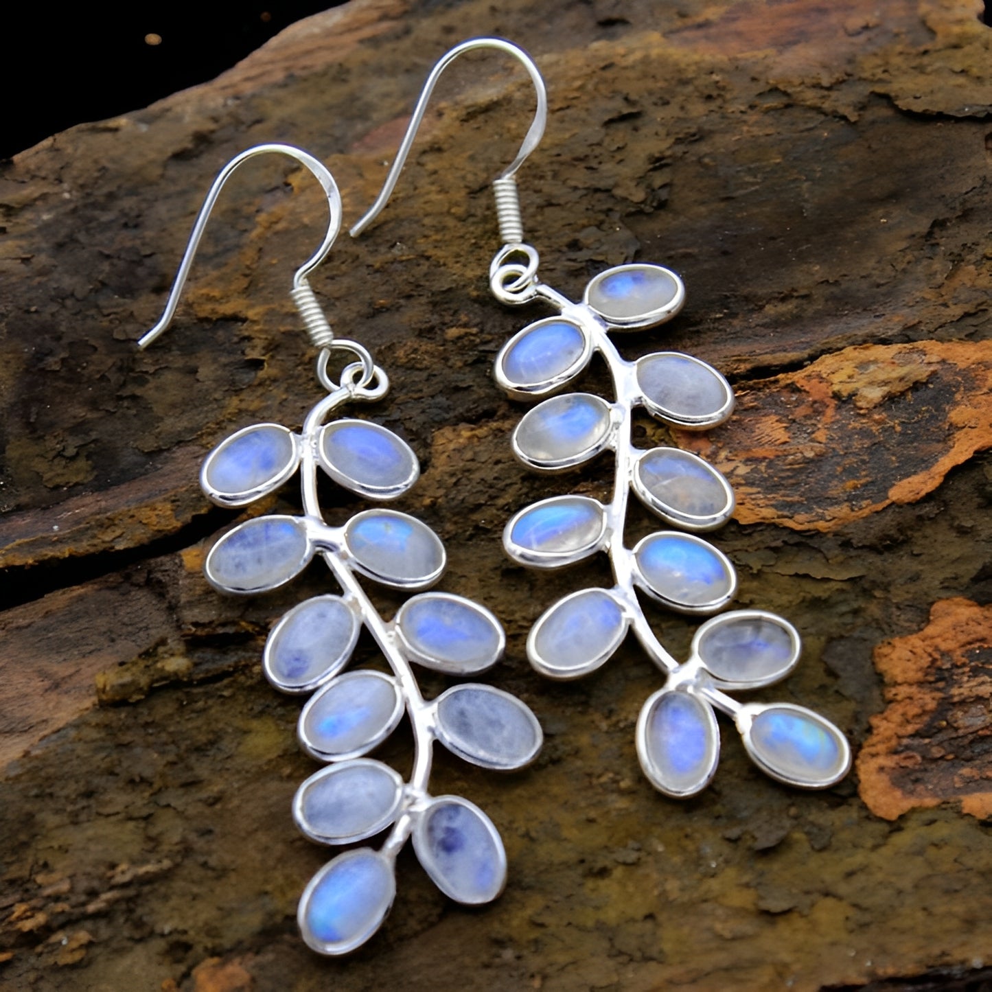 Charly – Pendientes Elegantes con Piedra Luna