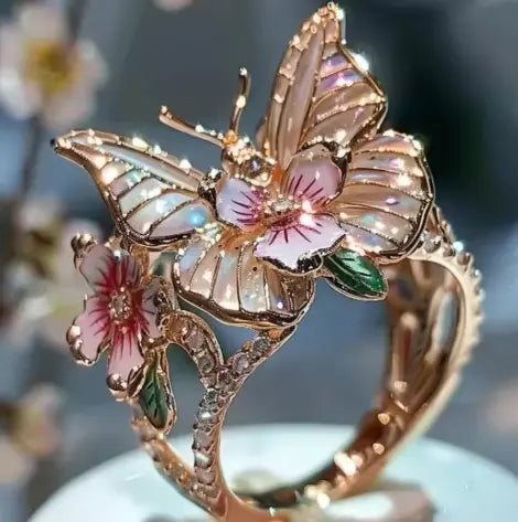 Mayla – Anillo con Flor y Mariposa Dorados para Mujer
