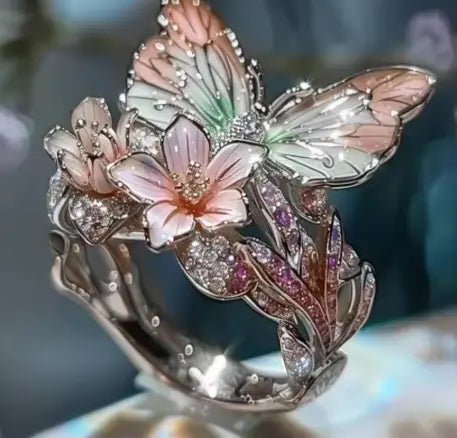 Mayla – Anillo con Flor y Mariposa Dorados para Mujer
