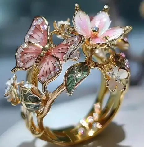 Mayla – Anillo con Flor y Mariposa Dorados para Mujer