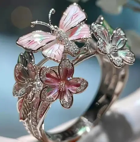Mayla – Anillo con Flor y Mariposa Dorados para Mujer