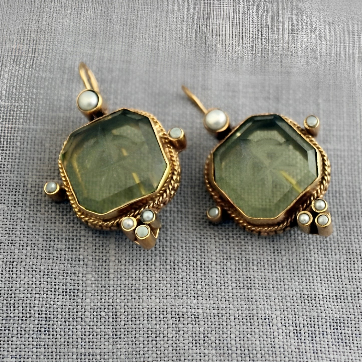 Selene – Pendientes Vintage con Verde Esmeralda y Perlas