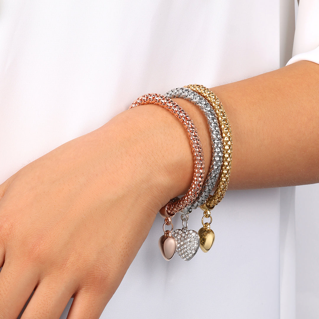 Aria – Pulsera de Metal con Corazones Sólidos