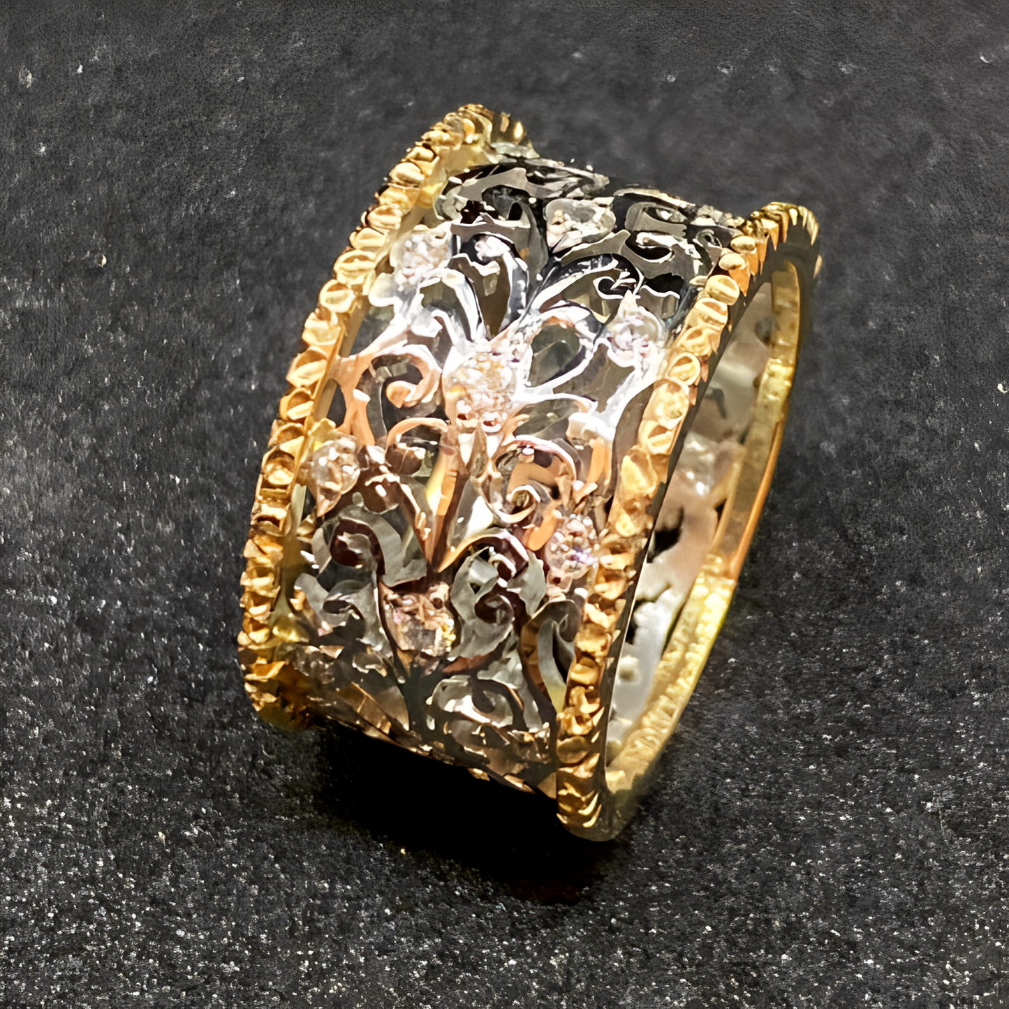 Mika – Anillo Vintage en Zirconio Forma Hiedra