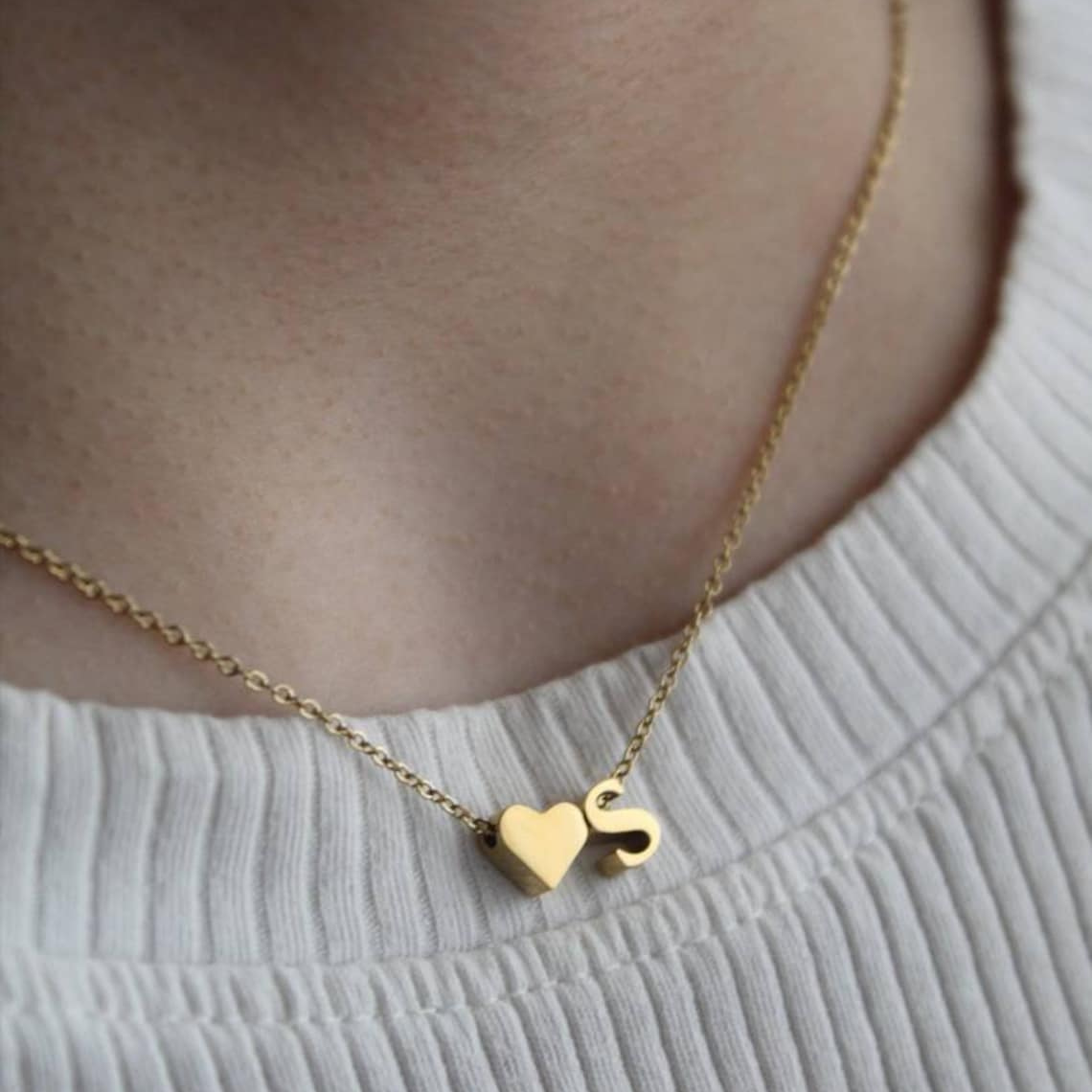 Collar con inicial en forma de corazón - Colgante personalizado con inicial