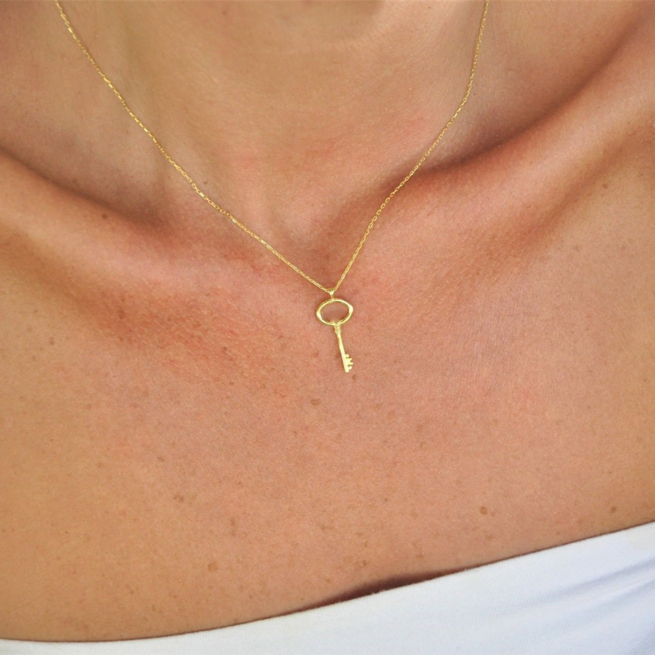 Colgante de llave dorada - Collar de candado