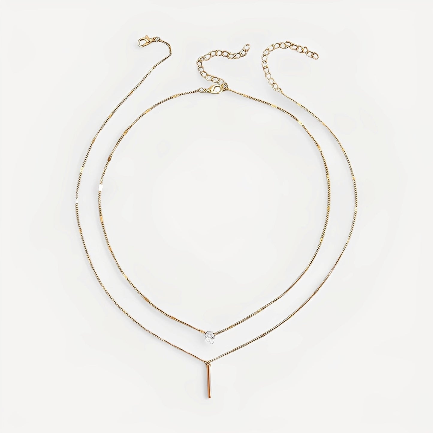 Virelle – Collar Superpuesto Dorado de Doble Fila con Colgante