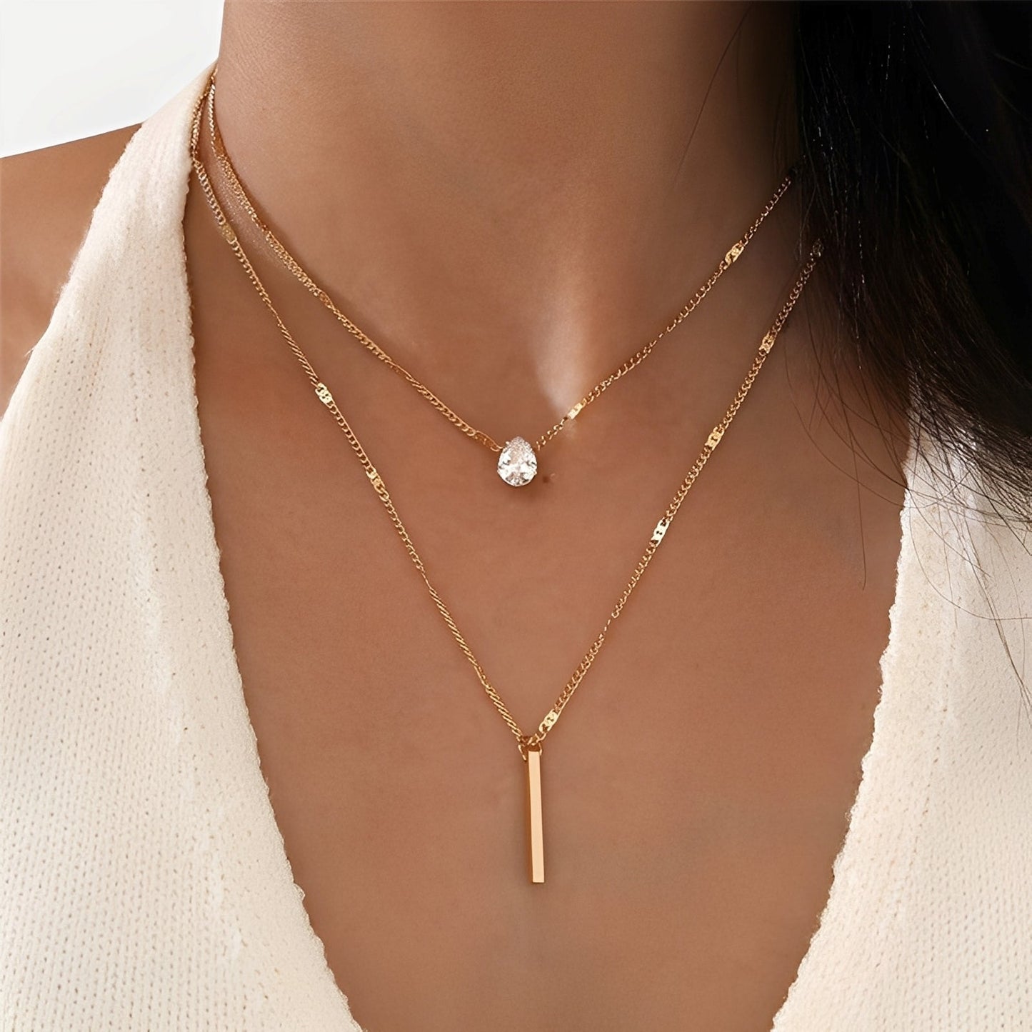 Virelle – Collar Superpuesto Dorado de Doble Fila con Colgante