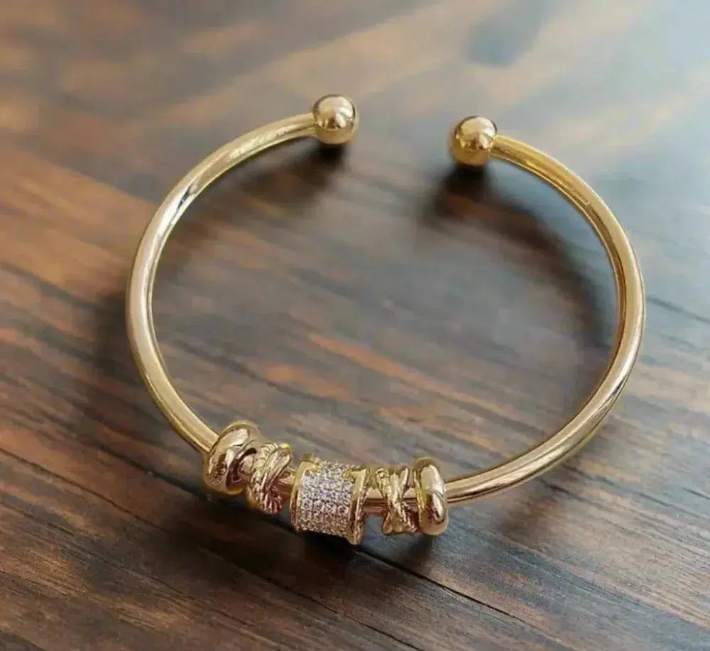 Solène – Pulsera Encantadora y Elegante en Oro