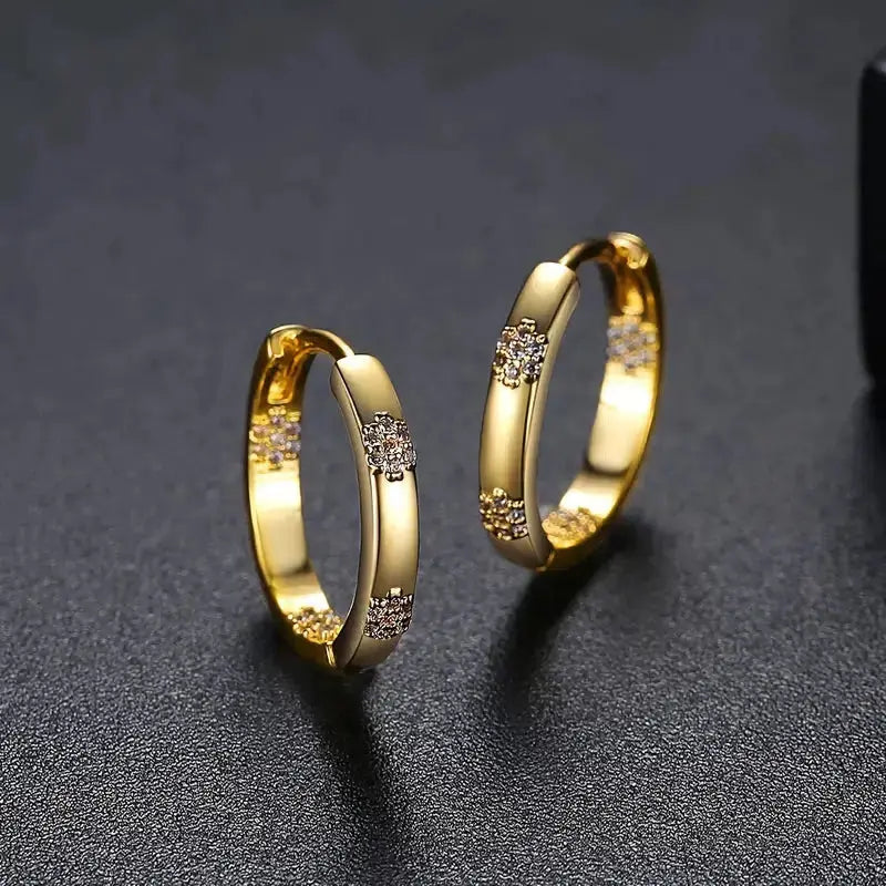 Maribelle – Aros Vintage Dorados con Flores