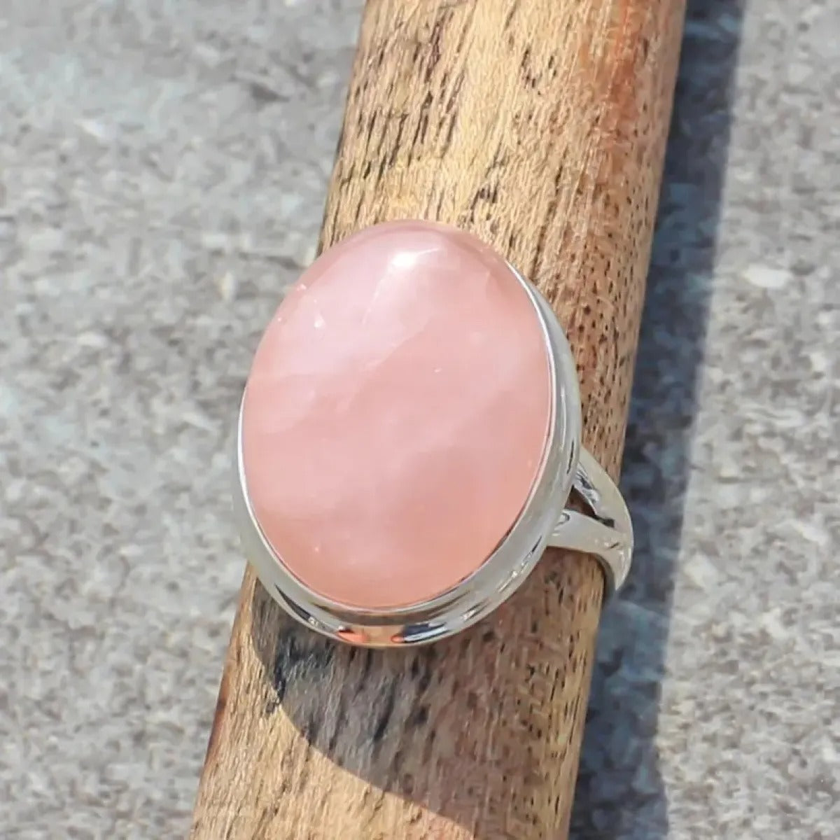 Rosalya – Anillo Vintage de Plata y Cuarzo Rosa