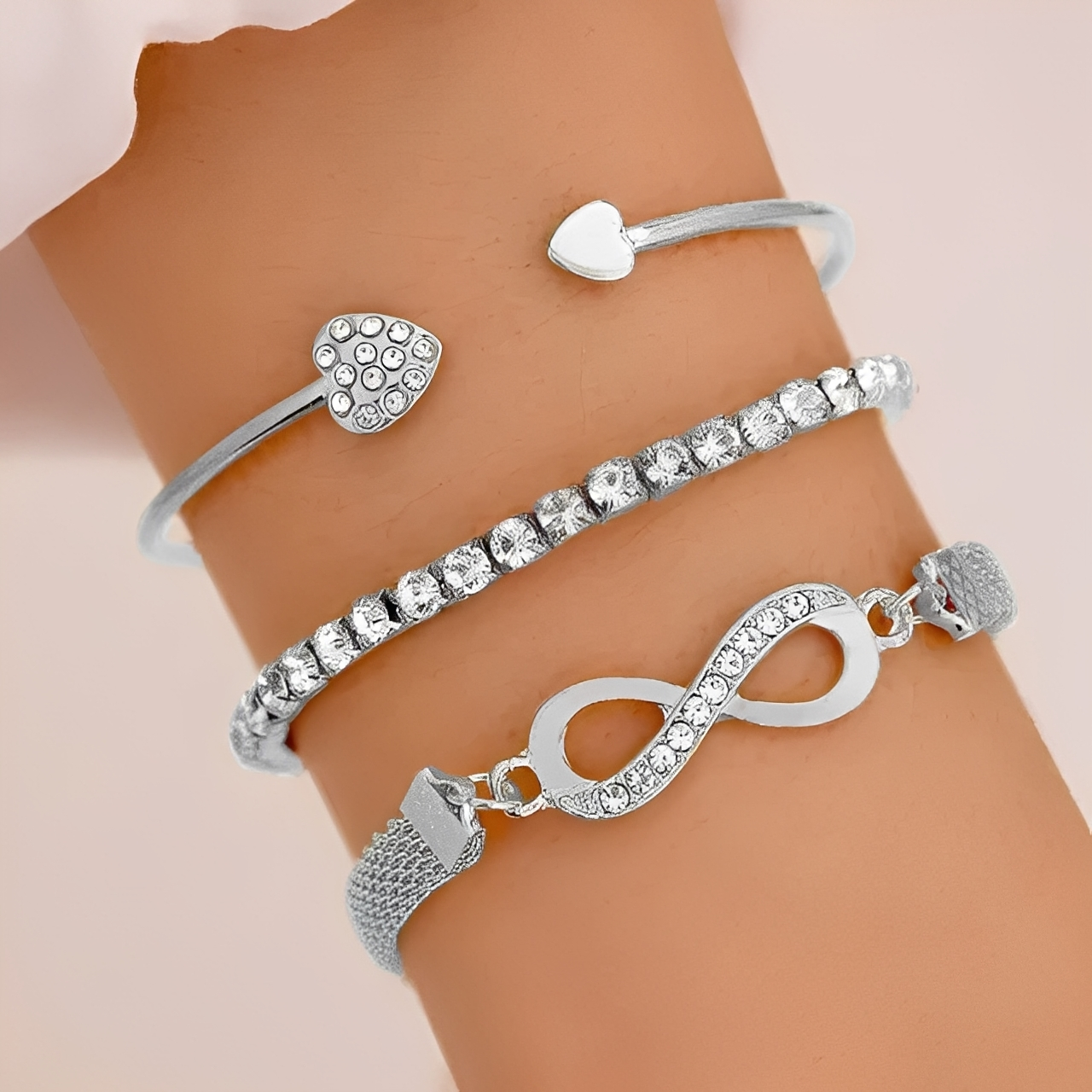 Yuriko – Lote de 3 Pulseras Corazón Infinito en Plata y Oro