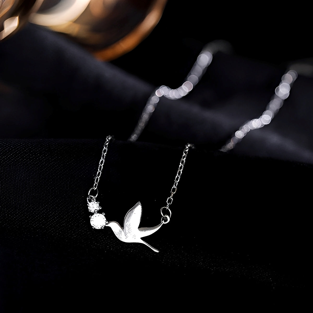 Denn – Collar con Pendiente Paloma