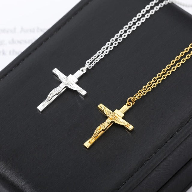 Ezio – Collar & Colgante Cruz de Jesús Cristo para Hombre