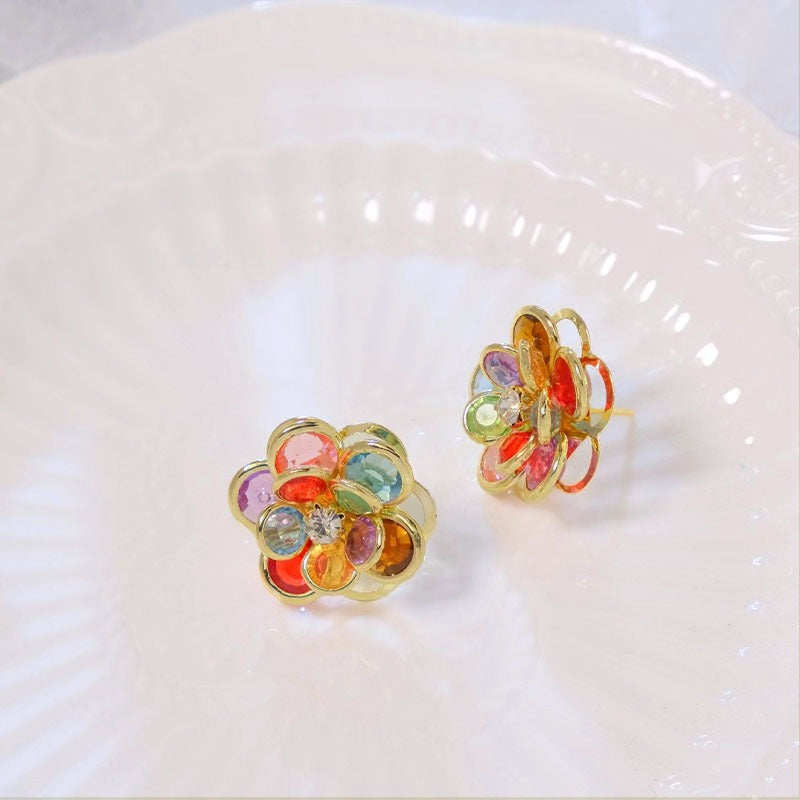 Narella – Pendientes Florales Artesanales con Cristales de Colores