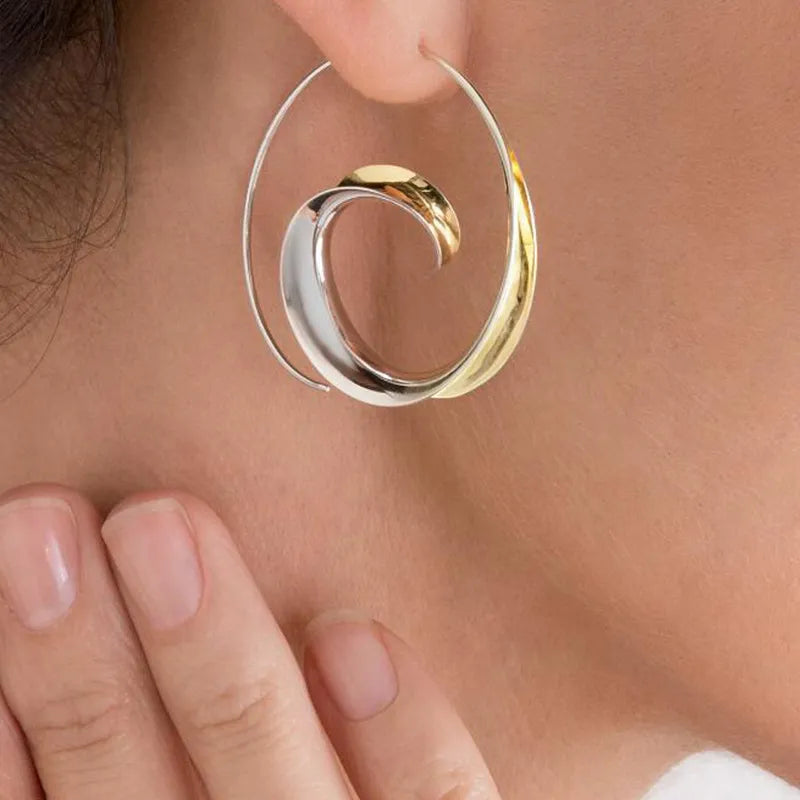 La Ola del Estilo – Pendientes Espirales Vintage
