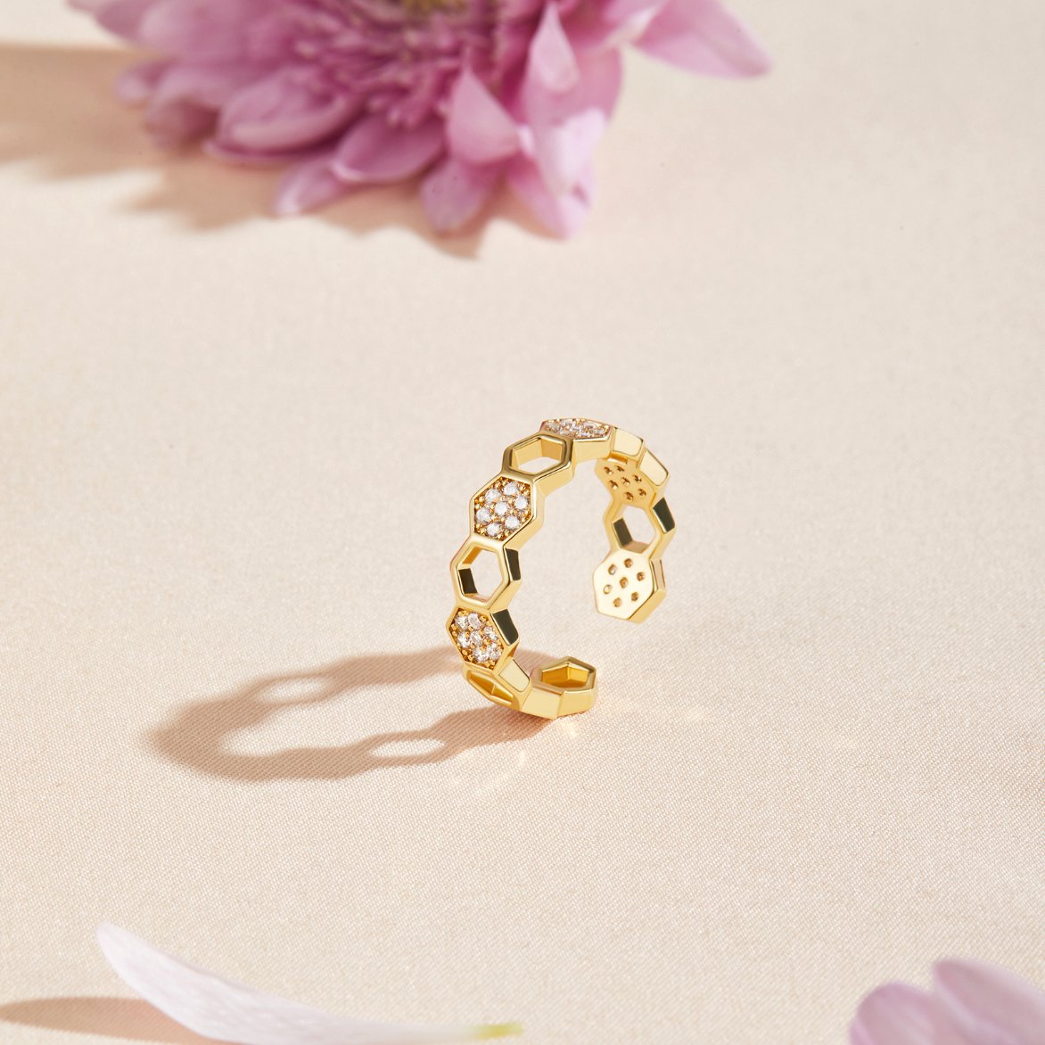 Melina – Anillo Rayos de Miel en Oro y Cristal