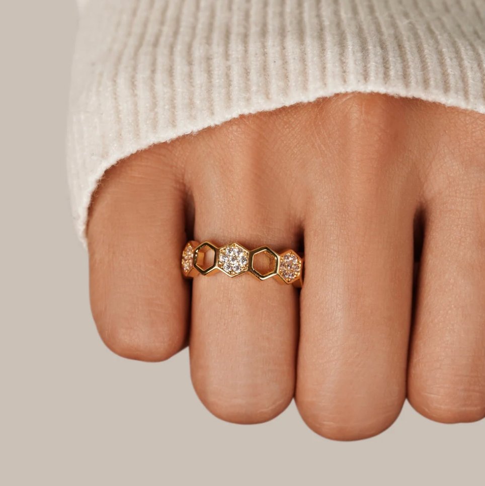 Melina – Anillo Rayos de Miel en Oro y Cristal