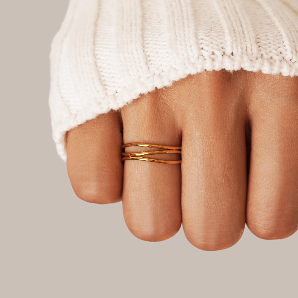 Elayna – Anillo Bucle Infinito Dorado