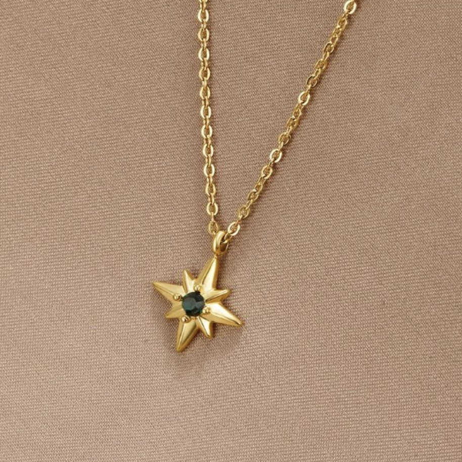 Celestia – Collar Estrella Guía en Cristal Esmeralda