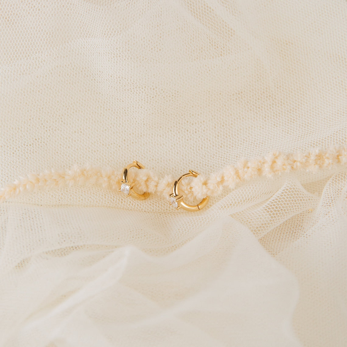 Pendiente de diamante - Pendiente Huggie brillante