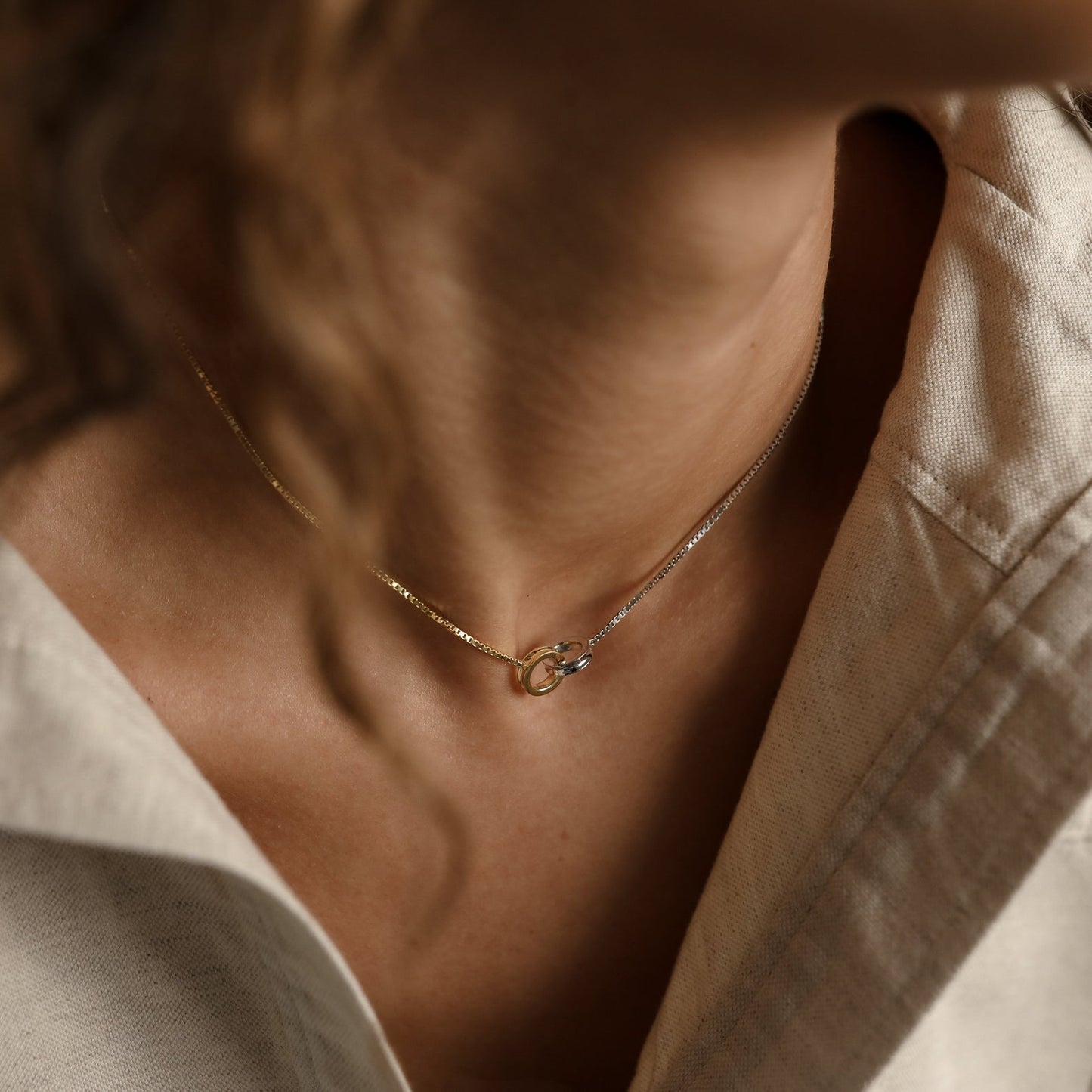 Elisse – Collar Círculos Entrelazados