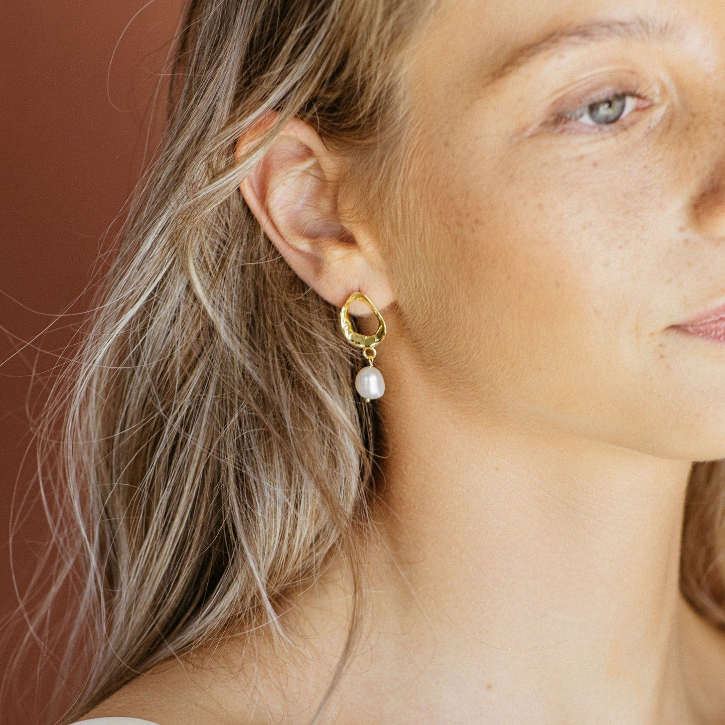 Rebecca – Pendientes Colgantes de Perlas
