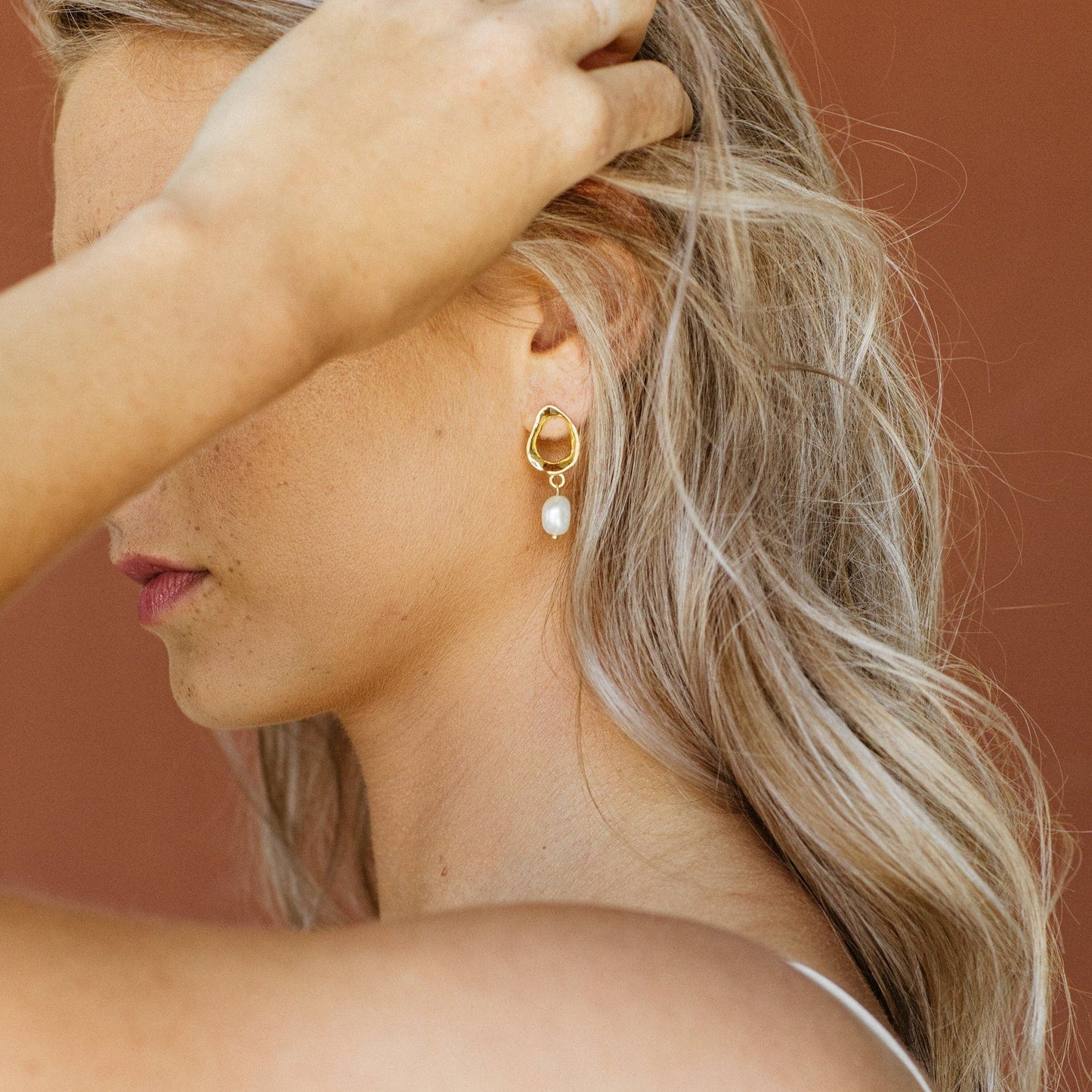 Rebecca – Pendientes Colgantes de Perlas