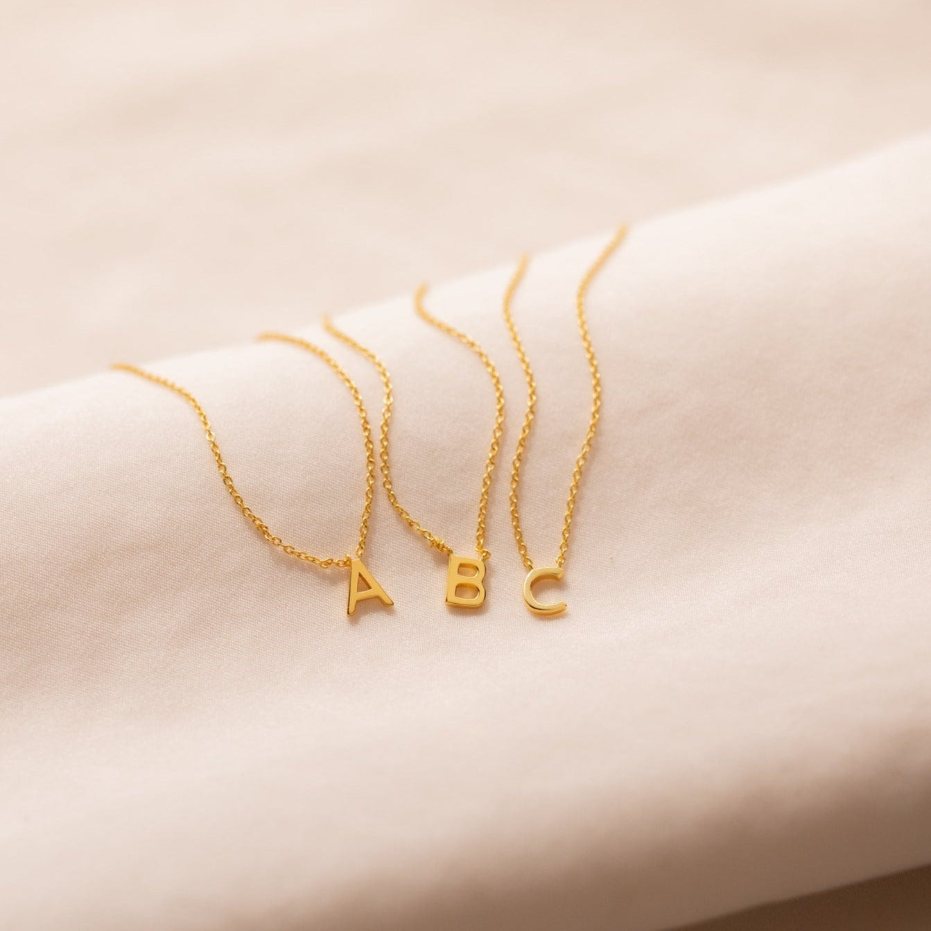 Collar delicado con iniciales - Collar elegante con letras