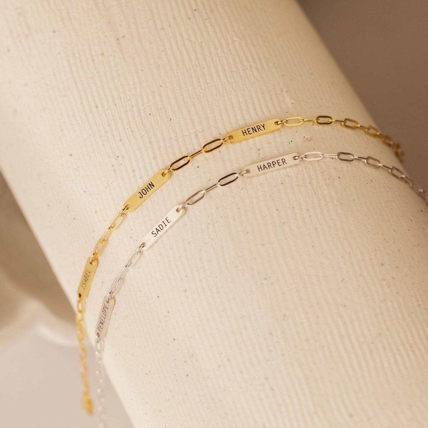Shay – Pulsera Mini Placa Personalizada