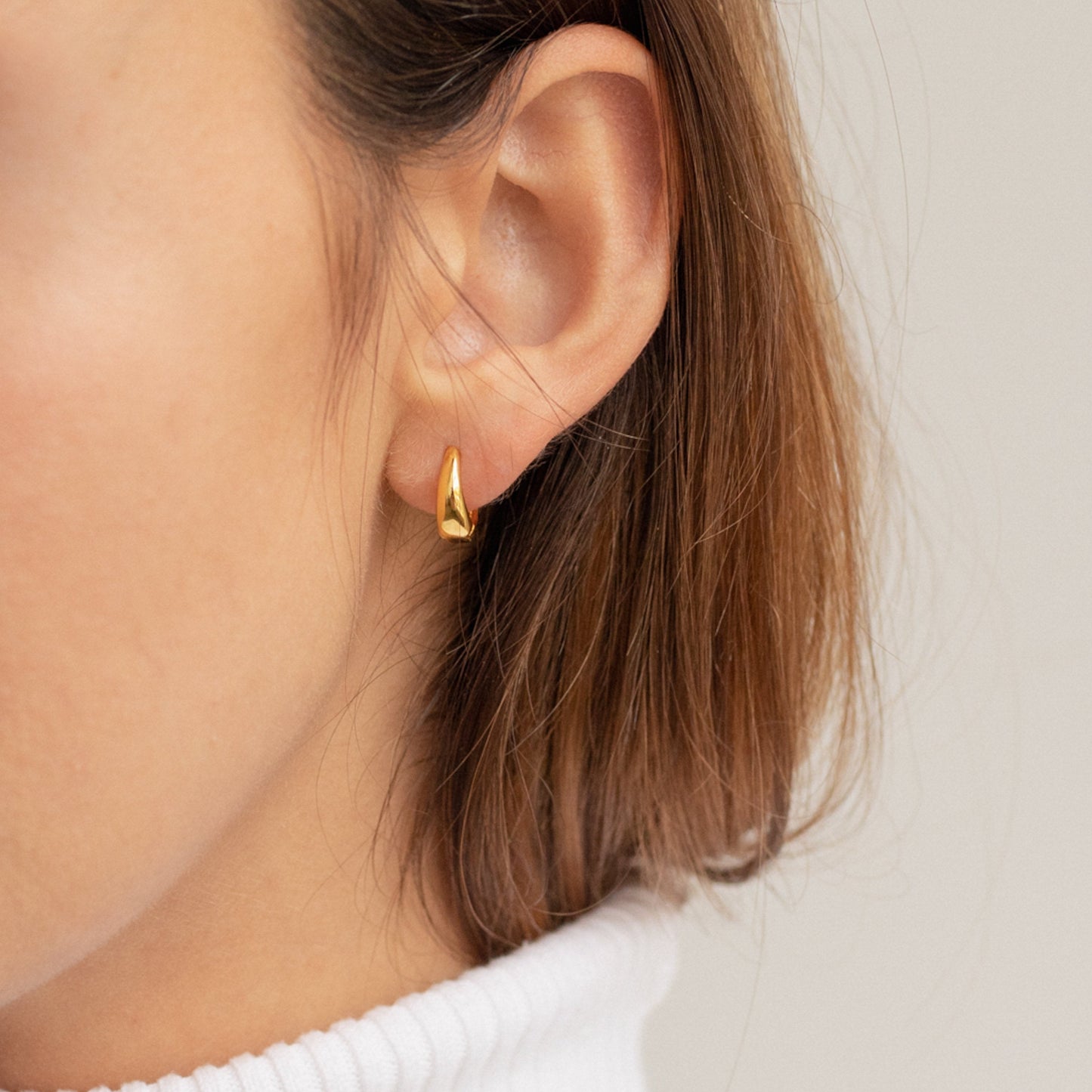 Aros Huggies Plegables - Pendientes con Hebilla Curvada