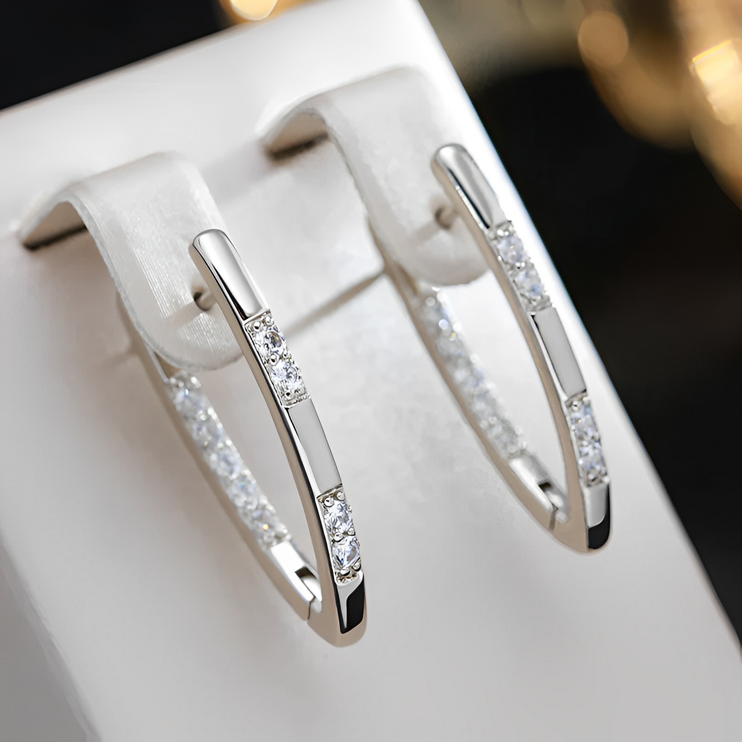 Leani – Pendientes Elegantes de Circonita en Dorado
