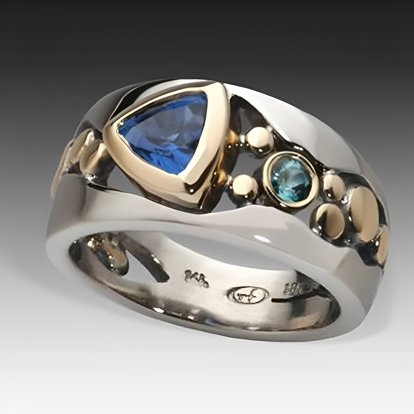Soline – Anillo Vintage en Cristal Azul Elegante