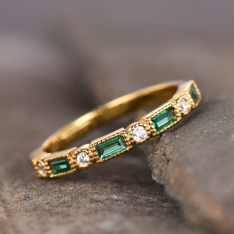 Alex – Anillo de Oro con Circonita Verde