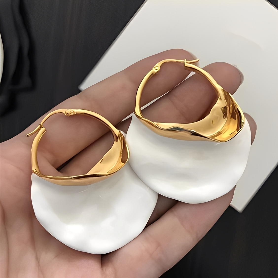 Trixie – Boucles de Oreilles Vintage en Or Blanco