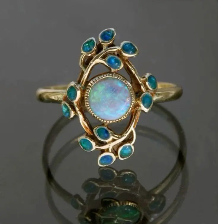 Mika – Anillo vintage de cristal y ópalo