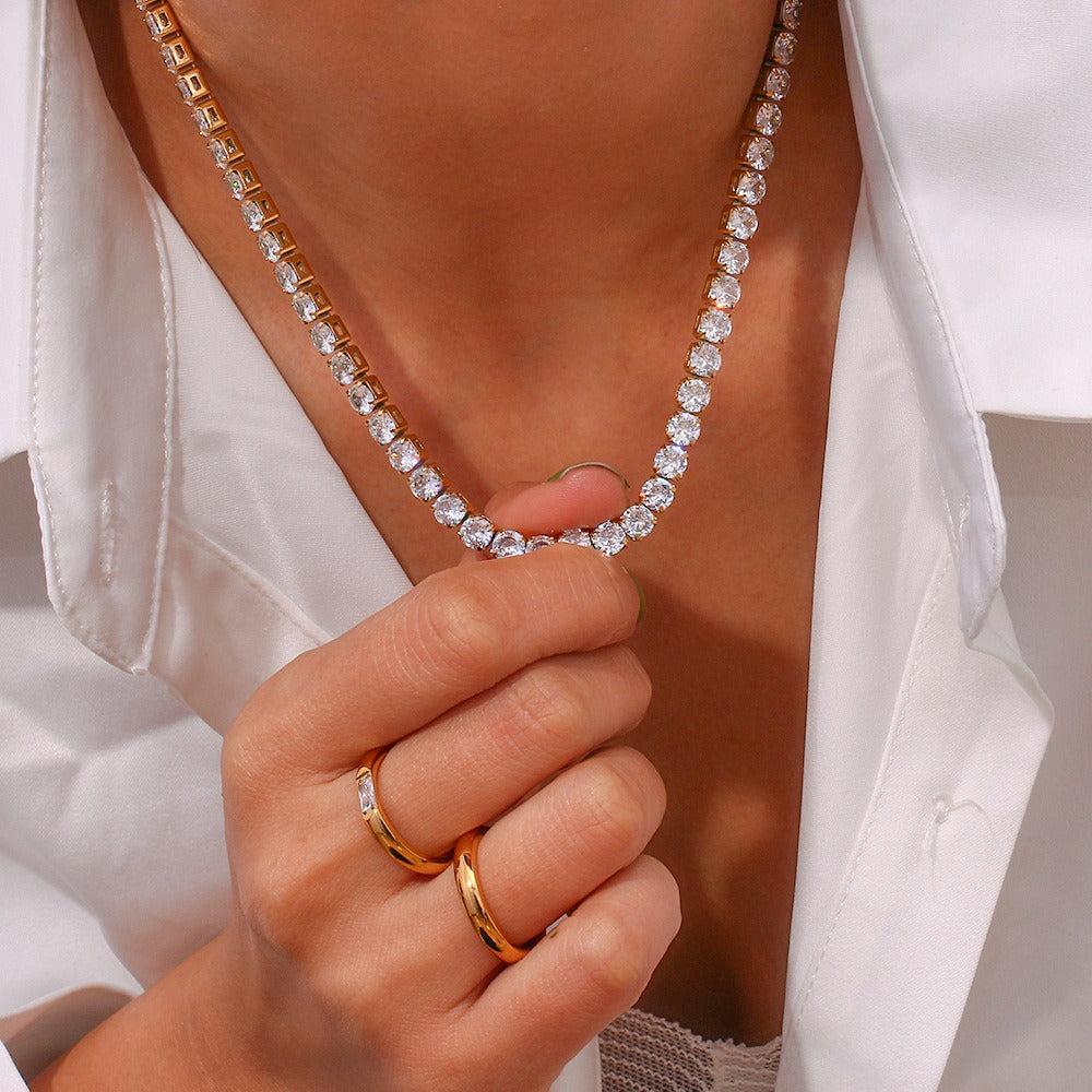 Linnea – Collar de Tenis Dorado con Piedras Brillantes