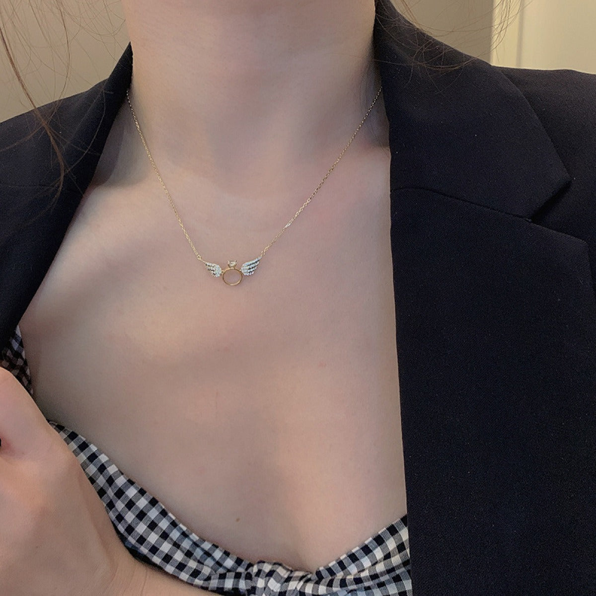 Regine – Collar Alas Ángel Elegante