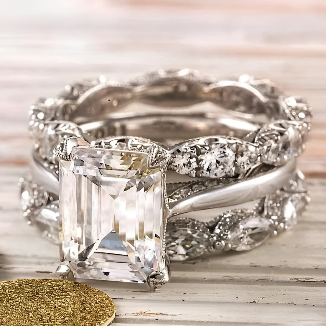 Mireille – Anillo Vintage Plateado con Capas Brillantes