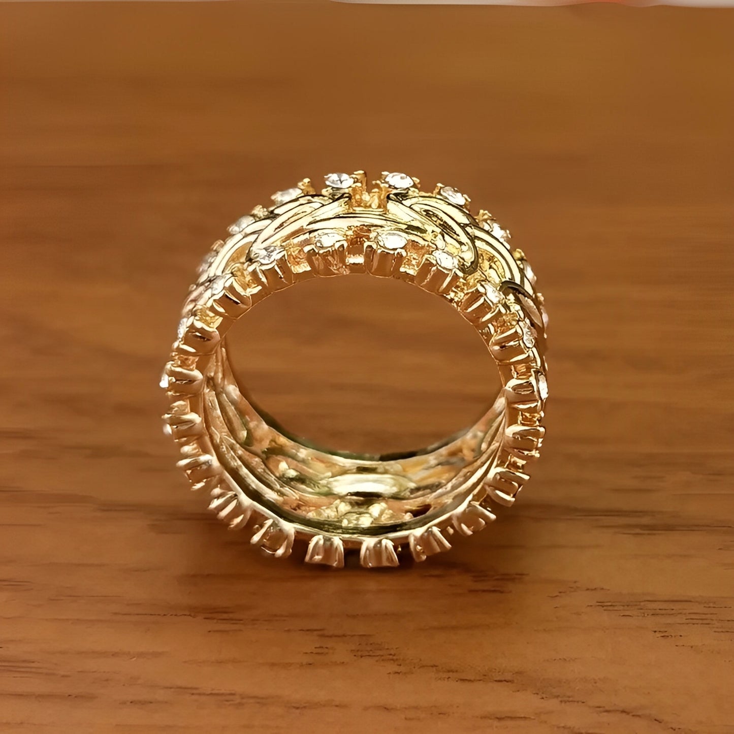 Ivy – Anillo Trenzado Vintage en Oro con Circonita