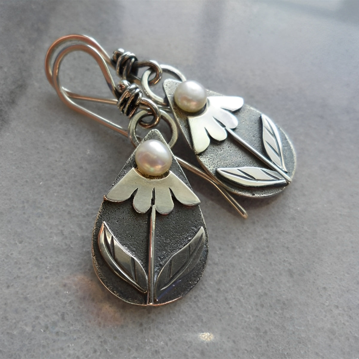 Alina – Pendientes Florales en Forma de Lágrima