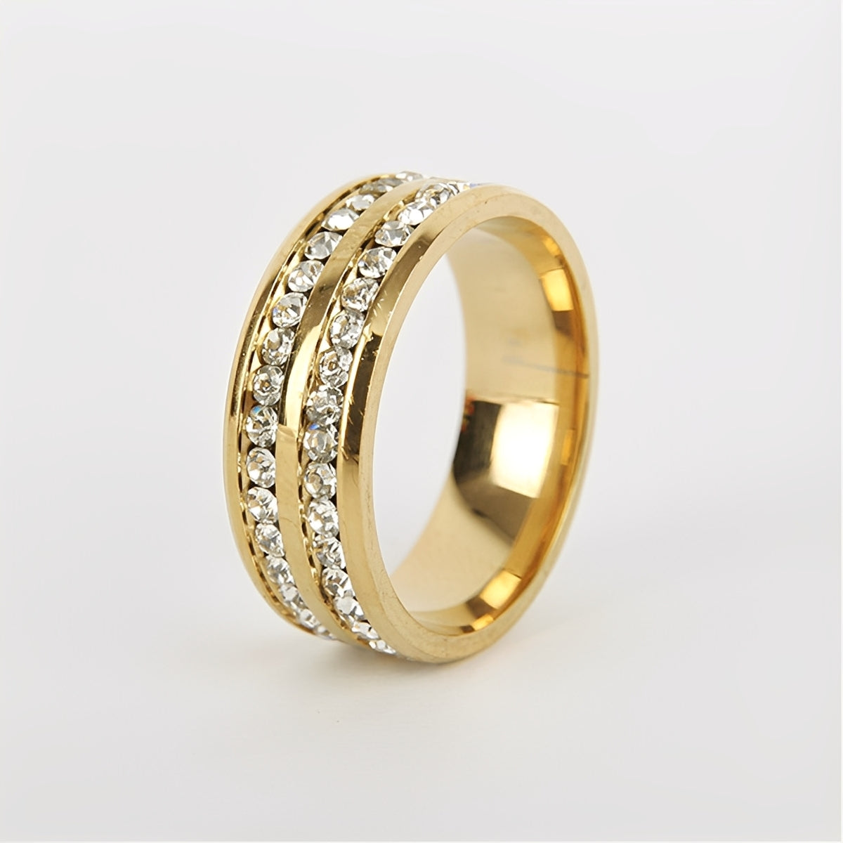 Jona – Anillo Elegante con Circonitas Engarzadas