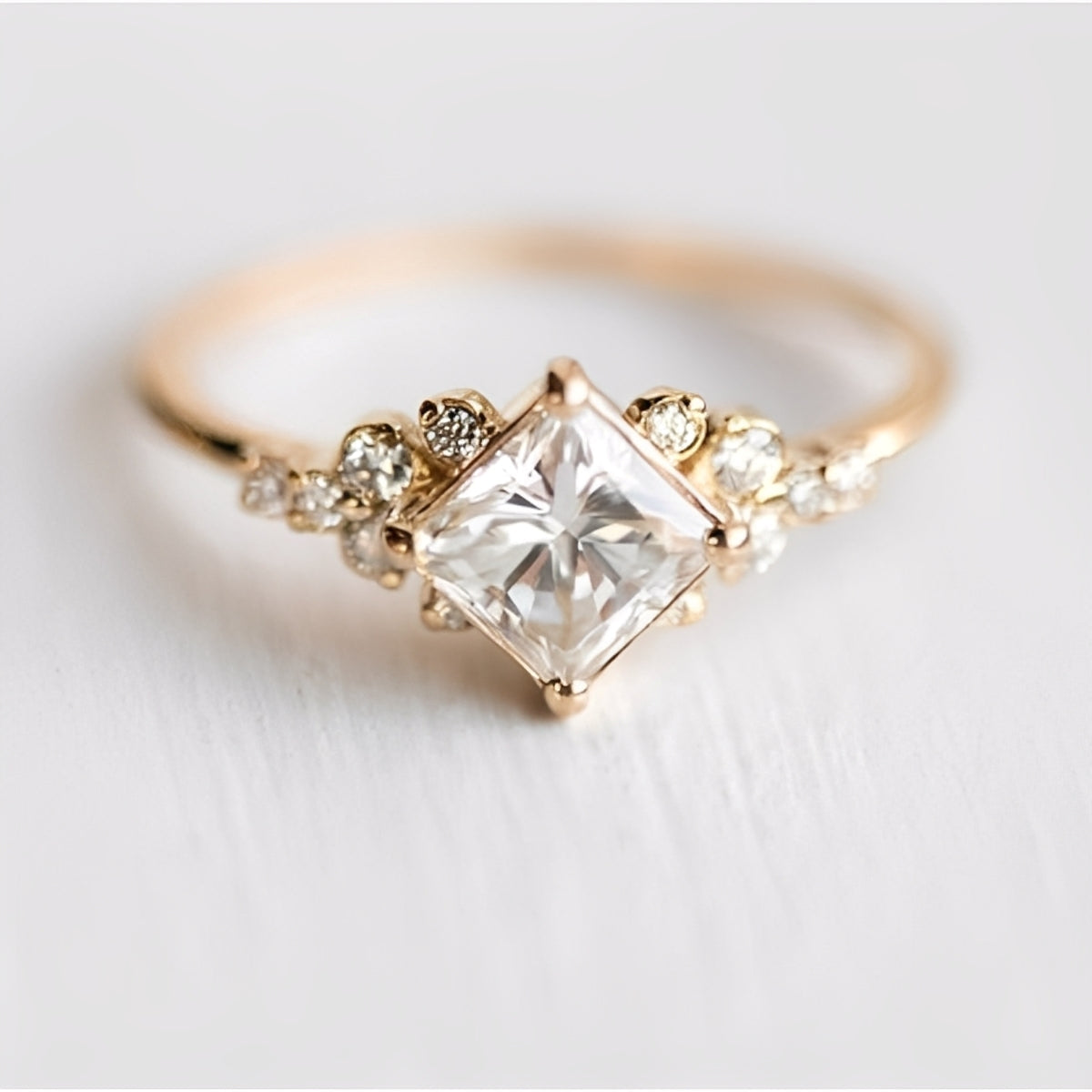 Karen – Anillo Elegante Delysian Queen