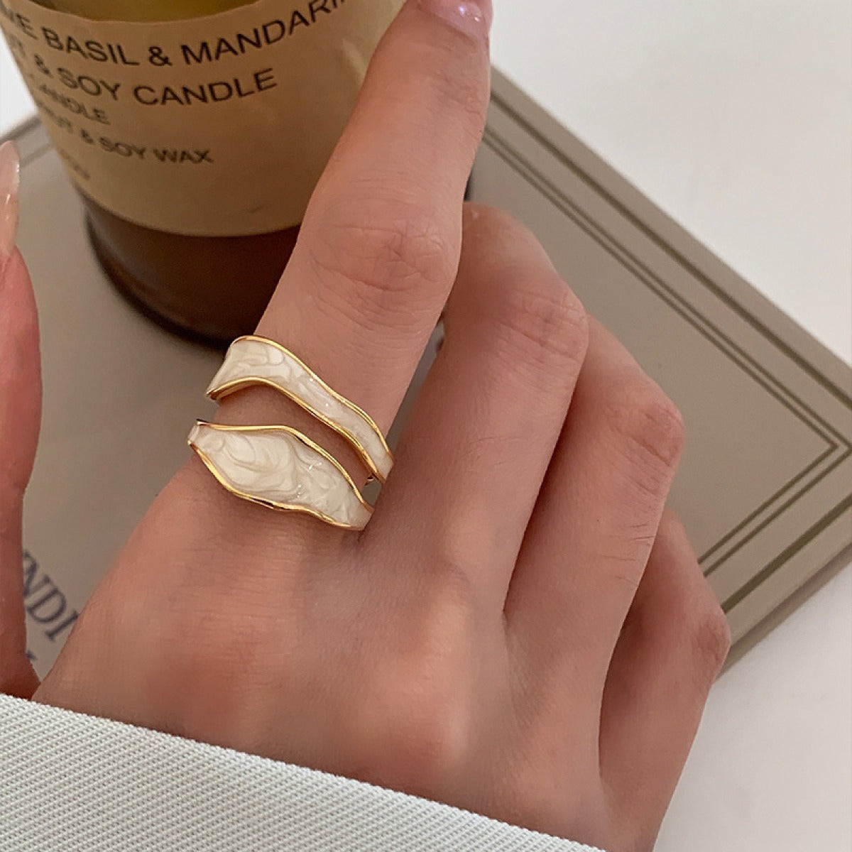 Bria – Anillo Vintage en Oro Blanco