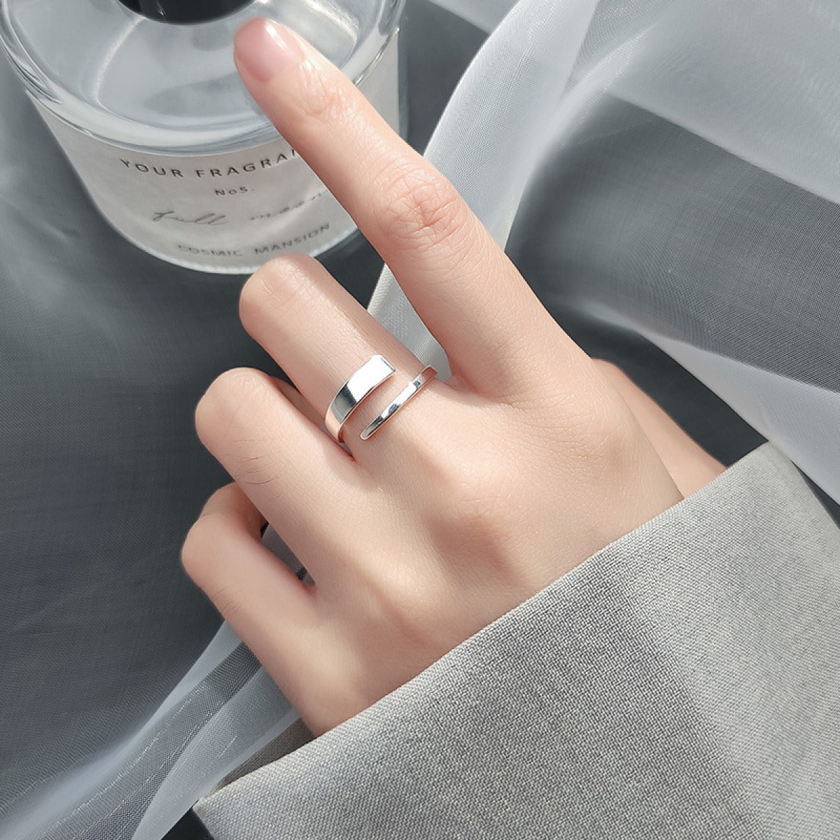 Leslie – Anillo Vintage de Plata con Acabado Texturizado