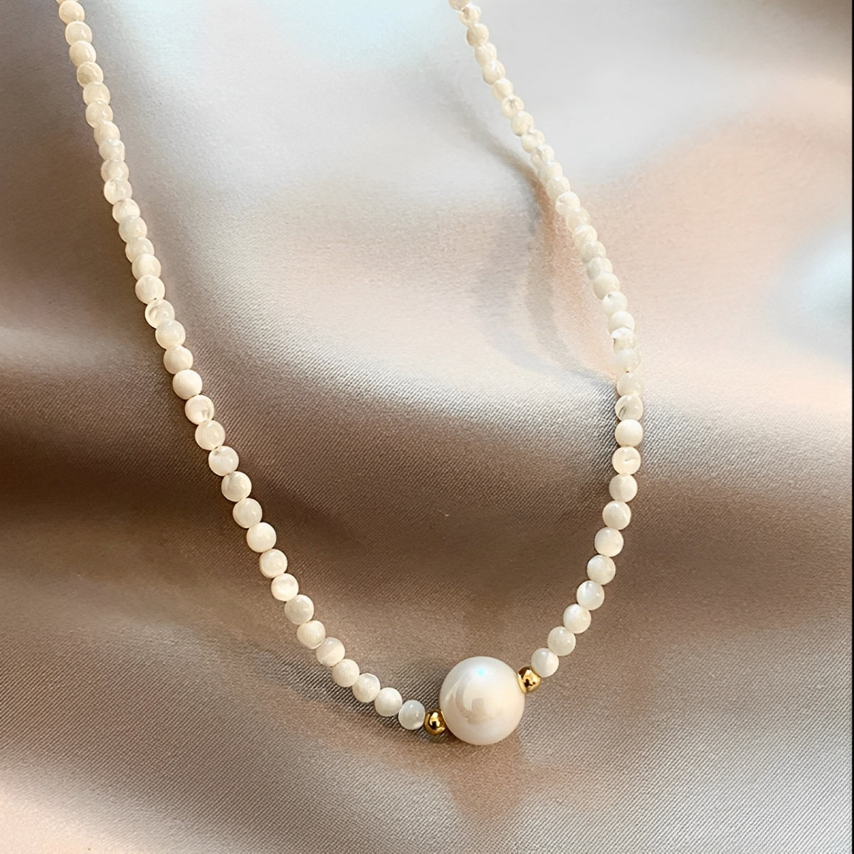 Claire – Collar Elegante de Perlas